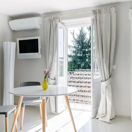 Charming Moment Di Porta - Borgo Antico Apartament Luino