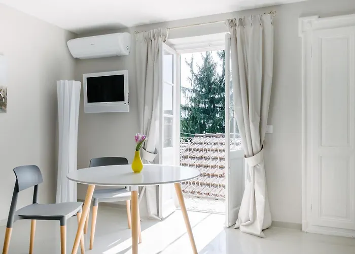 Charming Moment Di Porta - Borgo Antico Apartamento Luino